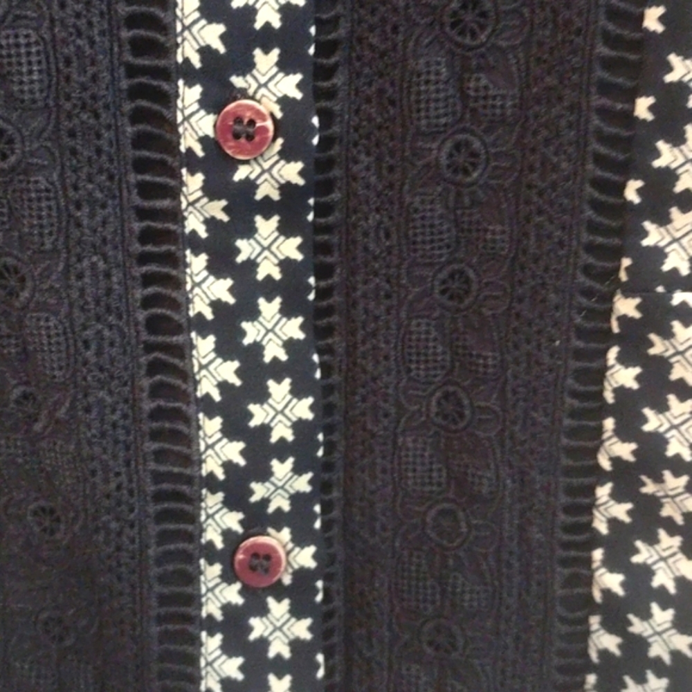 Collective concepts long sleeve blouse size medium - Picture 5 of 10